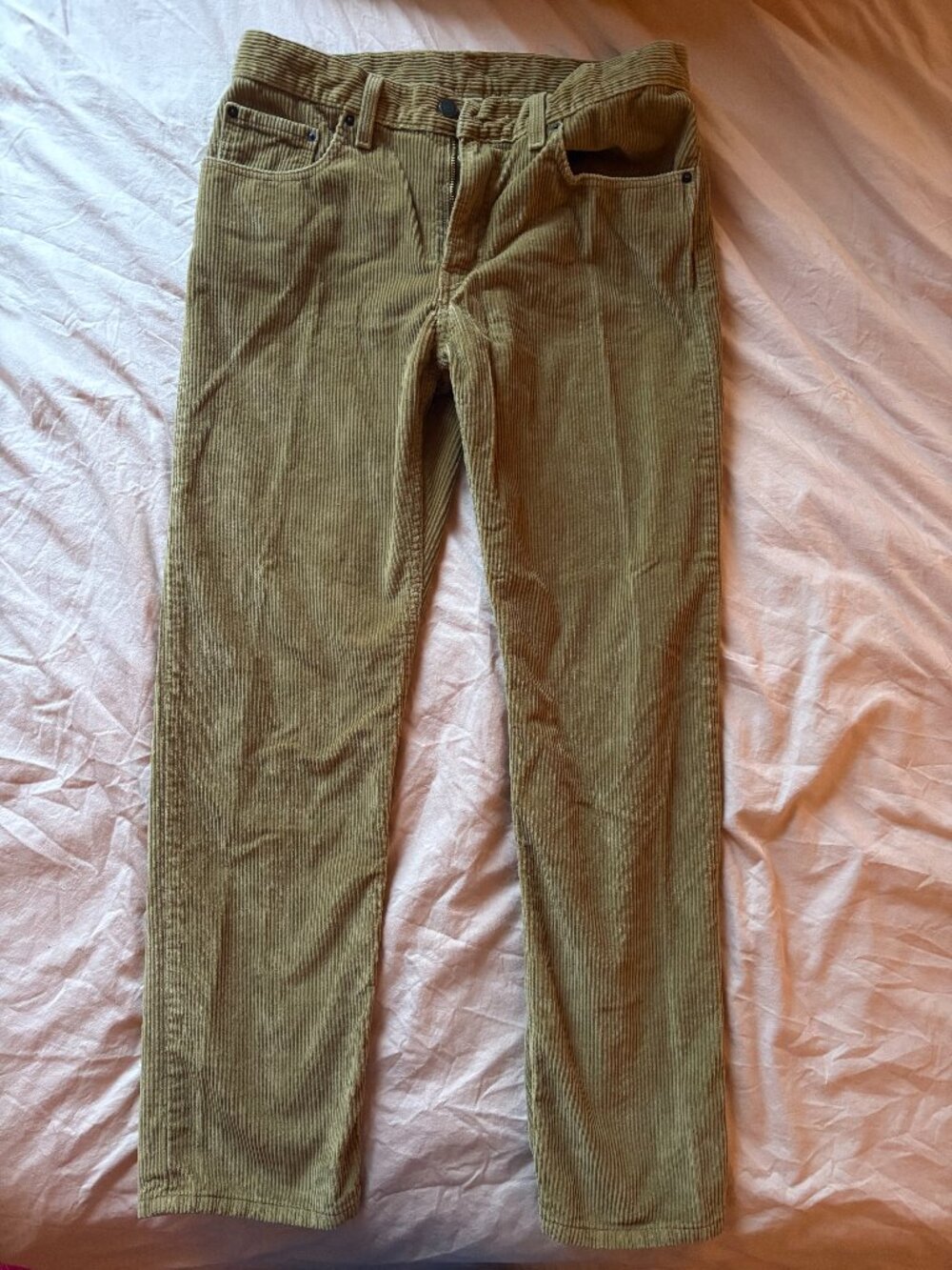 Levis Straight-Leg Corduroy Pants, Women's Size 29x30, Tan. Like New.